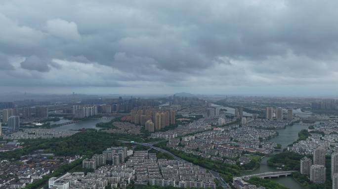 暴风雨来临前的城市上空乌云翻滚5