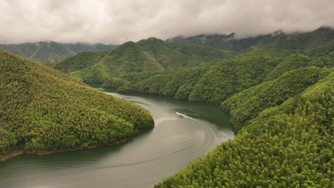 航拍黄山太平湖秘境