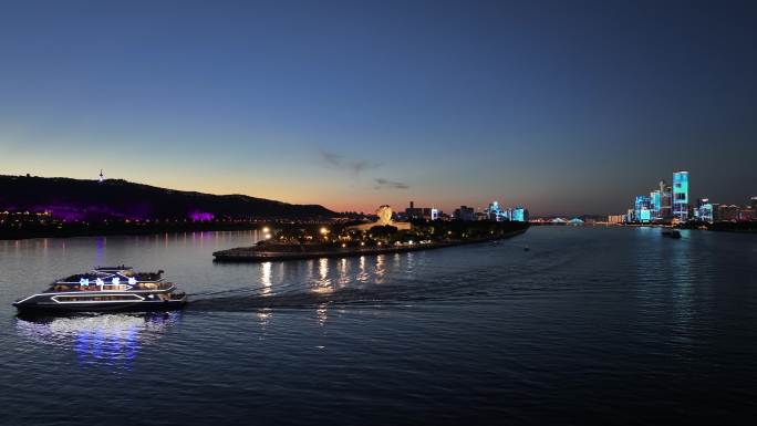 长沙橘子洲头游船夜景航拍