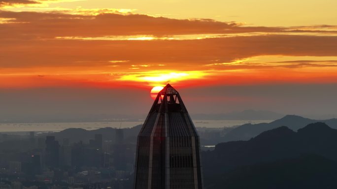 深圳平安金融中心夕阳红日景观