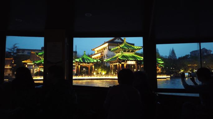 江苏南通濠河夜景游船