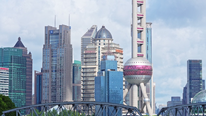 东方明珠与城市建筑群