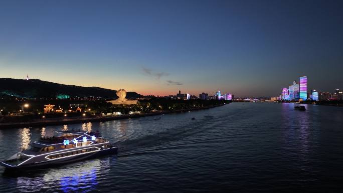 长沙橘子洲头游船夜景航拍