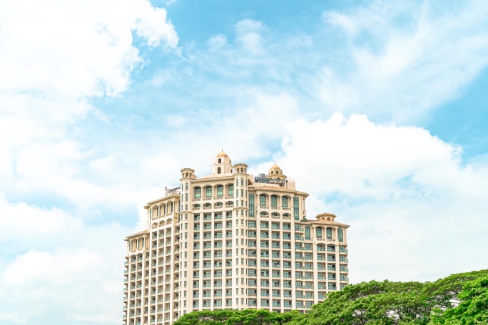 蓝天白云与建筑延时摄影