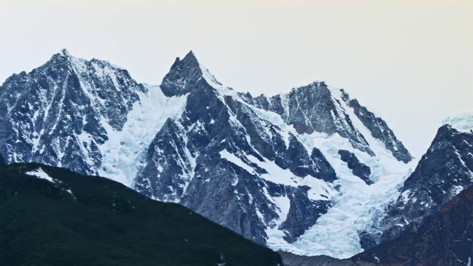 写意山峰