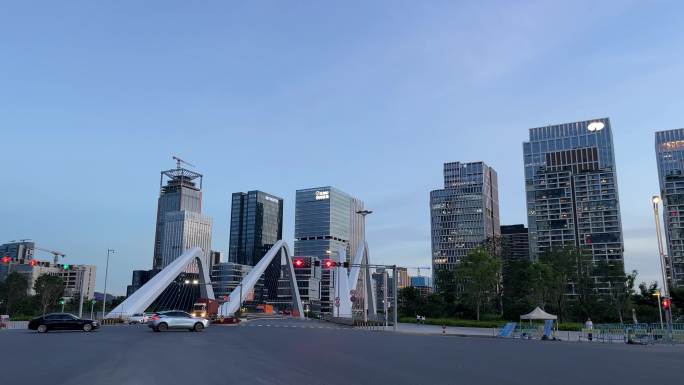 城市建筑群与桥梁景观