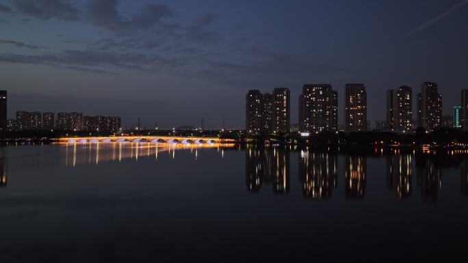 静谧夜晚城市天际线