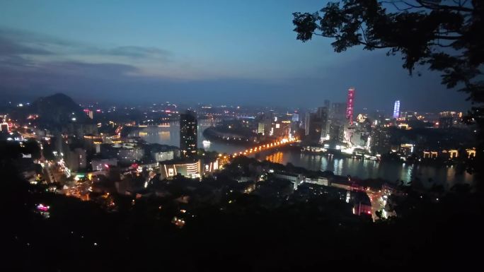 广西柳州城市点亮灯光瞬间