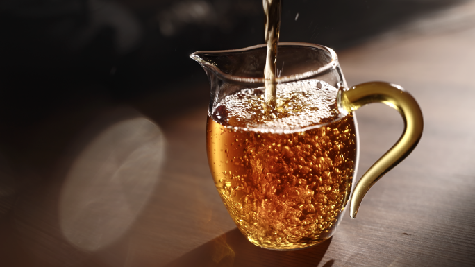 唯美茶艺茶汤倾注瞬间 茶饮慢生活 红茶