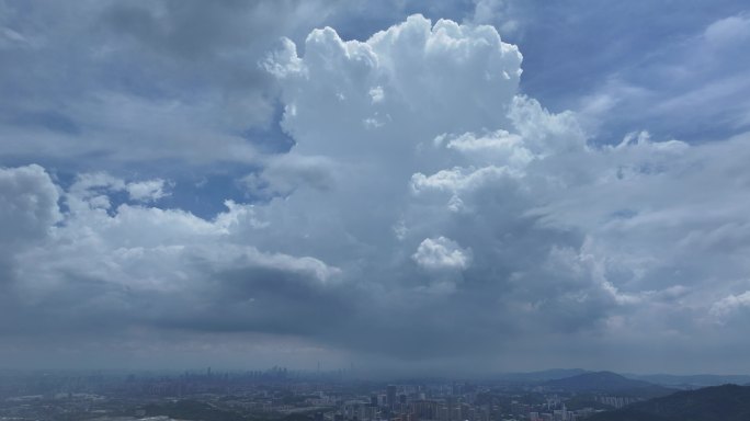 云层之上城市景观