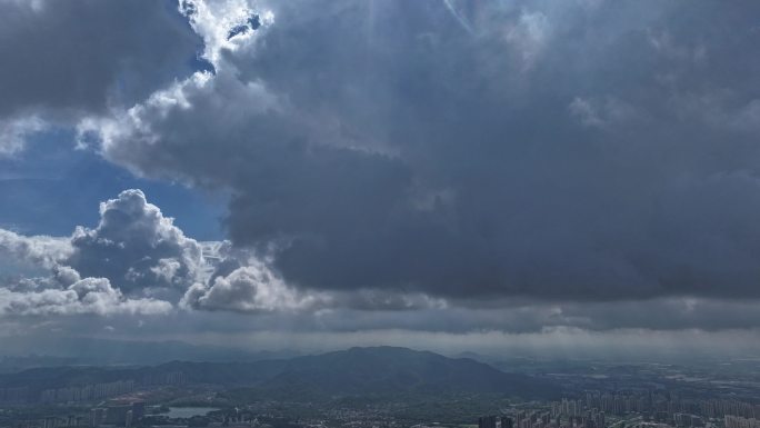 云层之上城市景观