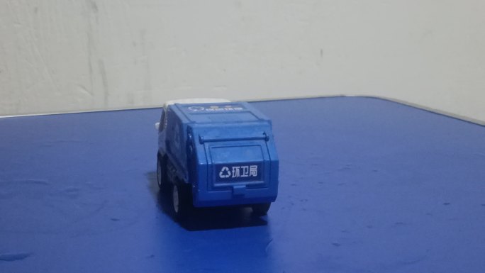 蓝色垃圾车玩具模型 环保主题玩具车