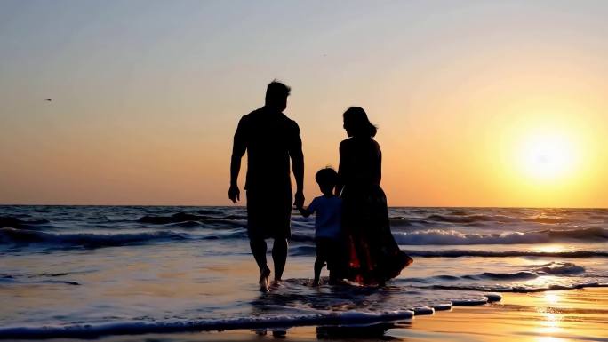 海边情侣浪漫剪影