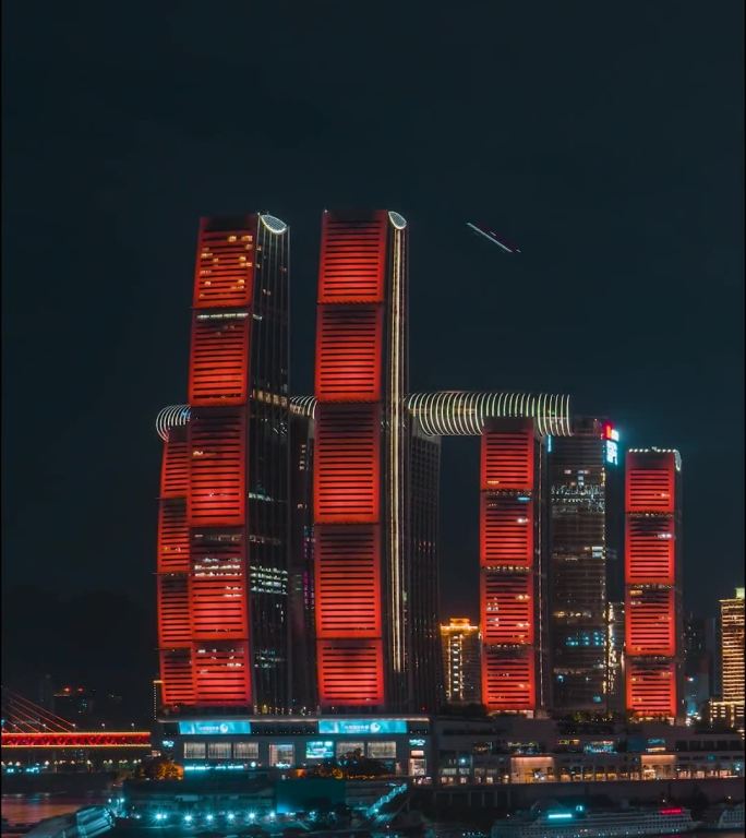 重庆朝天门来福士夜景_重庆大剧院