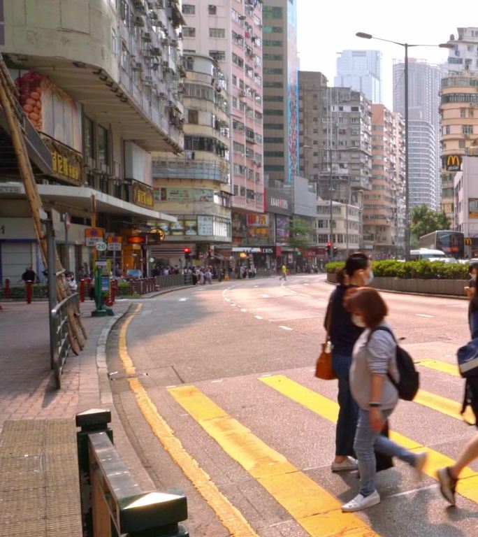 香港红绿灯过马路人来人往日景视频4K