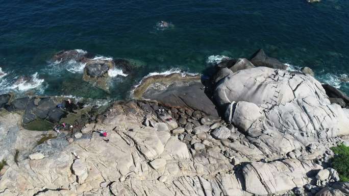 航拍海岛礁石海岸风光