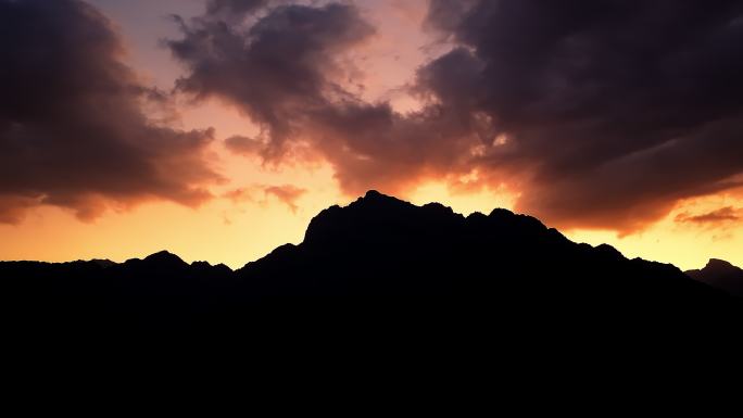 航拍宁夏贺兰山睡佛日落