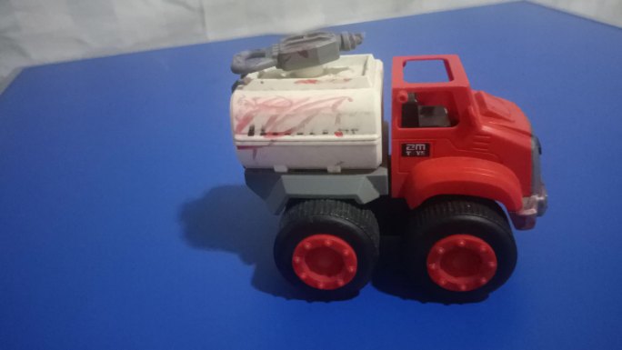 红色玩具水罐车,儿童玩具车模型