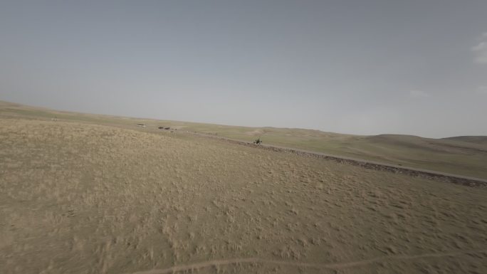 阿克苏自驾公路旅行草原风光穿越机航拍
