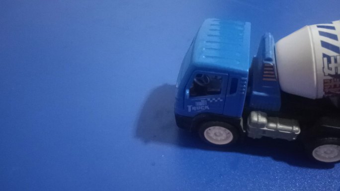 蓝色水泥搅拌车玩具 儿童玩具工程车