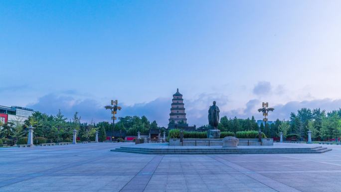 西安大雁塔南广场早晨大范围延时