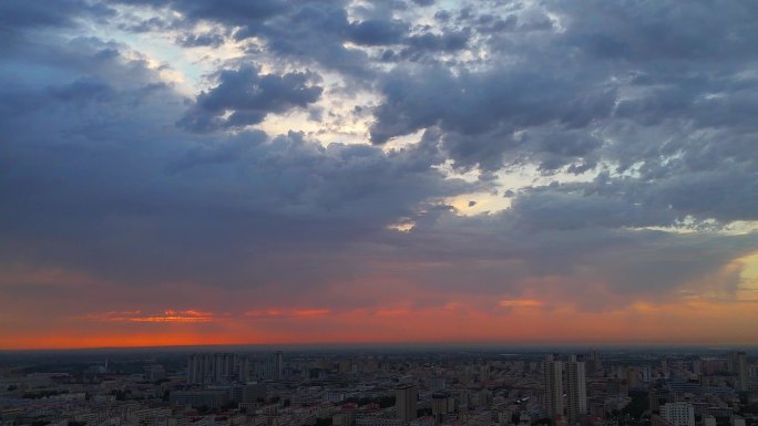 壮丽云霞城市风光