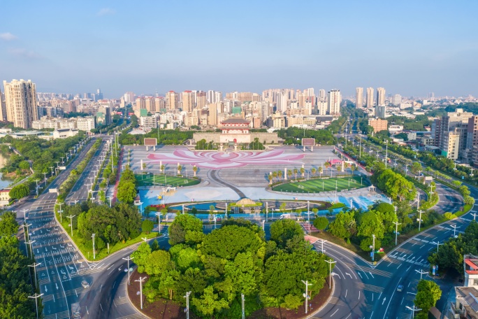 航拍揭阳楼广场城市交通车流地标延时8K
