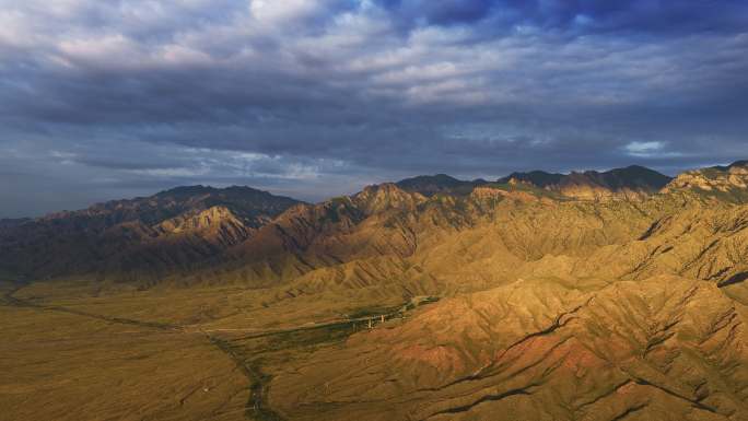 航拍宁夏贺兰山