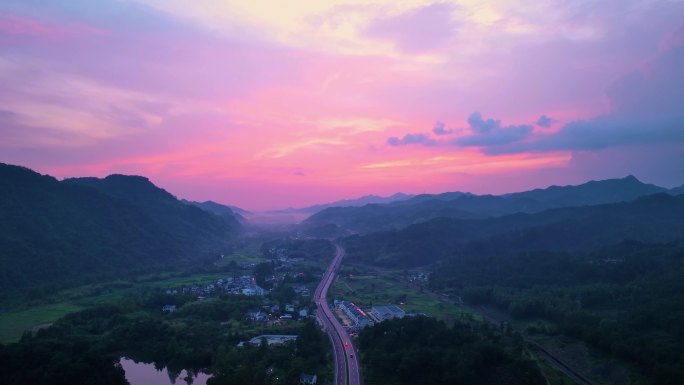 休宁齐云山横江326省道夕阳航拍