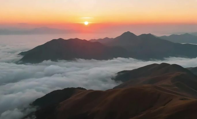 草原河流风光