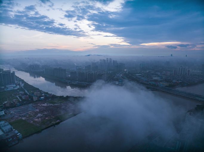 广州清晨日出延时雨雾缭绕