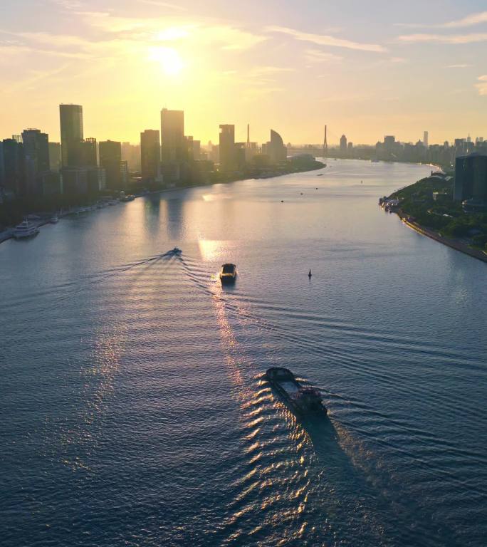 江河城市朝阳美景