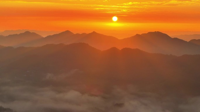 云海日出壮丽山河