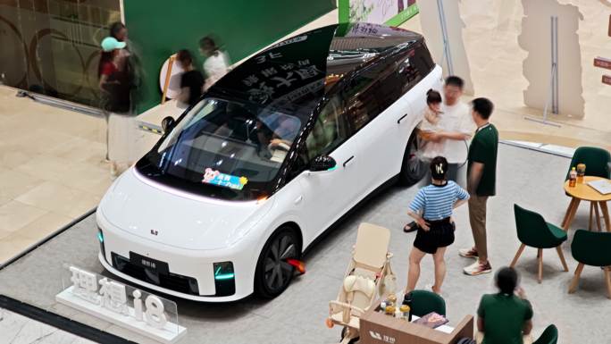 理想汽车促销i8