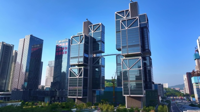 深圳大疆总部大楼日景夜景大疆天空之城航拍