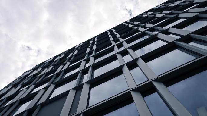 城市高楼仰视视角