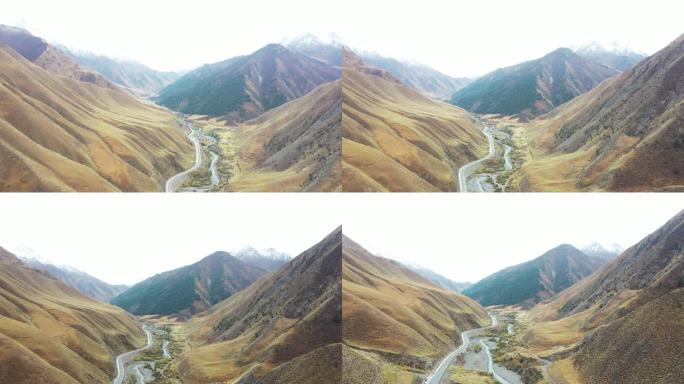 山谷河流蜿蜒航拍