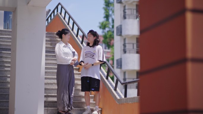 大学老师与学生交流