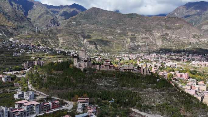 茂县中国古羌城羌族碉楼航拍凤仪镇阿坝州