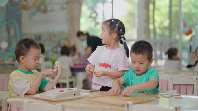 幼儿园儿童手工绘画