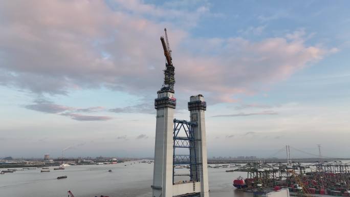 建设中的现代化跨海大桥