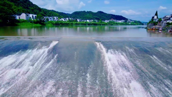 航拍安徽省黄山市歙县新安江渔梁坝徽州古城