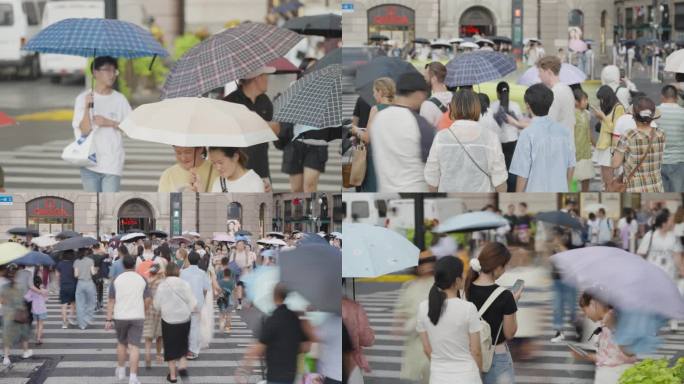 雨天行人过斑马线过马路城市奋斗者上下班