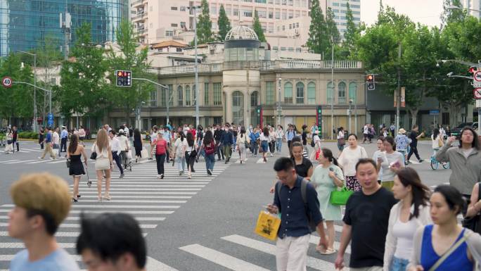 白领上下班行人城市奋斗上下班年轻人上班族