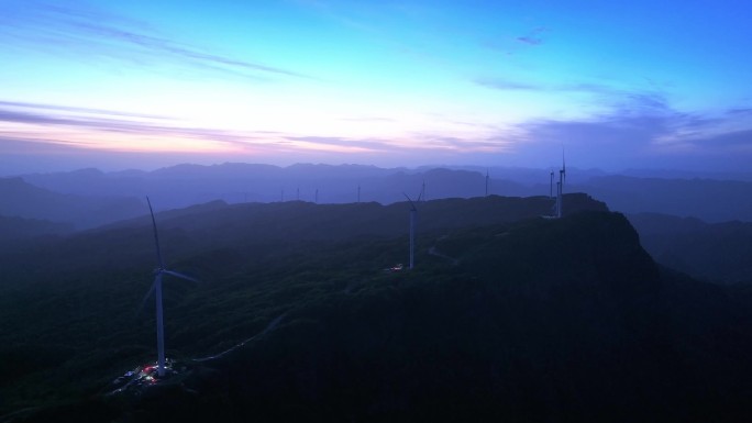 山间风力发电场日出 赵云山风车