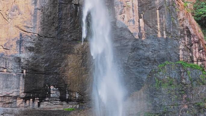 新乡 宝泉 峡谷 河流 山峦 瀑布