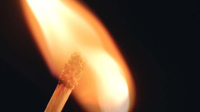 唯美点燃火柴慢动作--火柴火焰火种划火柴