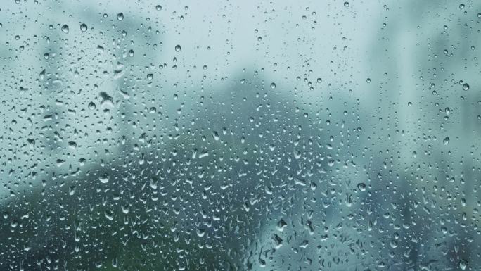 4K可商用阴冷下雨天玻璃流动水珠带原声