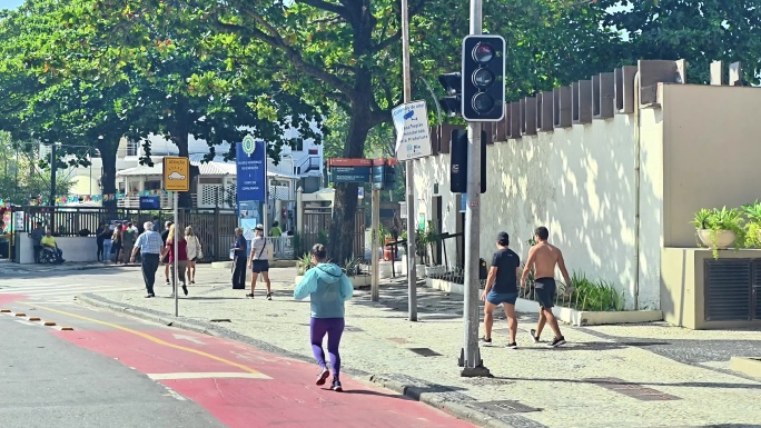 巴西里约热卢街道景观，海滩城市风光