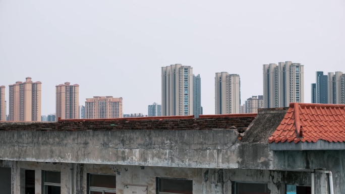 旧城拆迁与新城建设